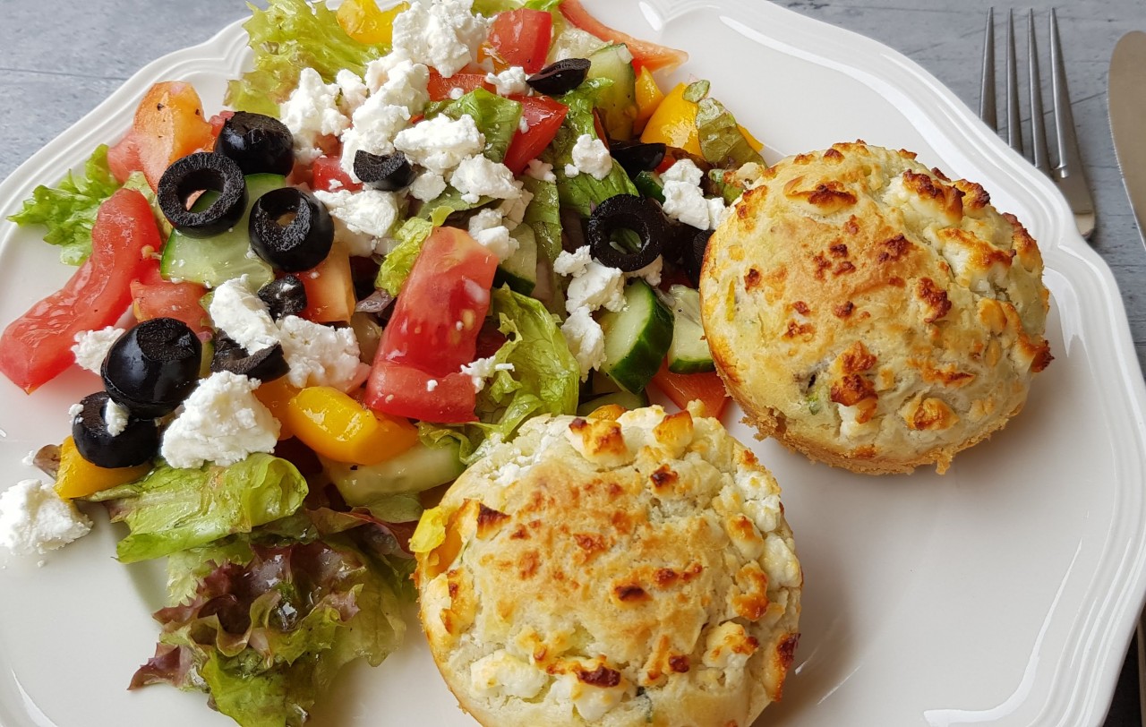 Zucchinimuffins mit Feta, mediteran