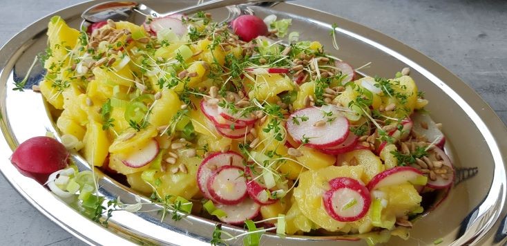 Kartoffelsalat mit Radieschen