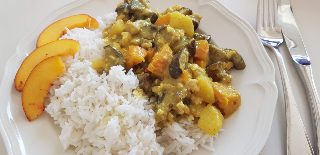 Fruchtiges Curry mit Auberginen