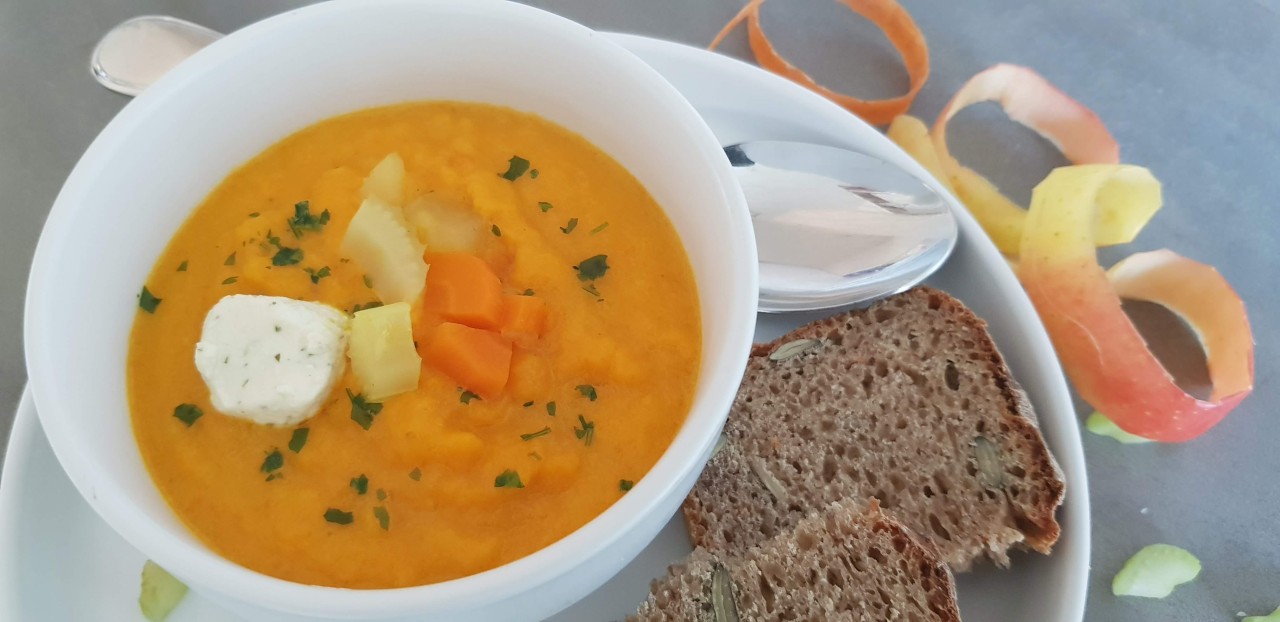 Sellerie Karotten Apfel Suppe