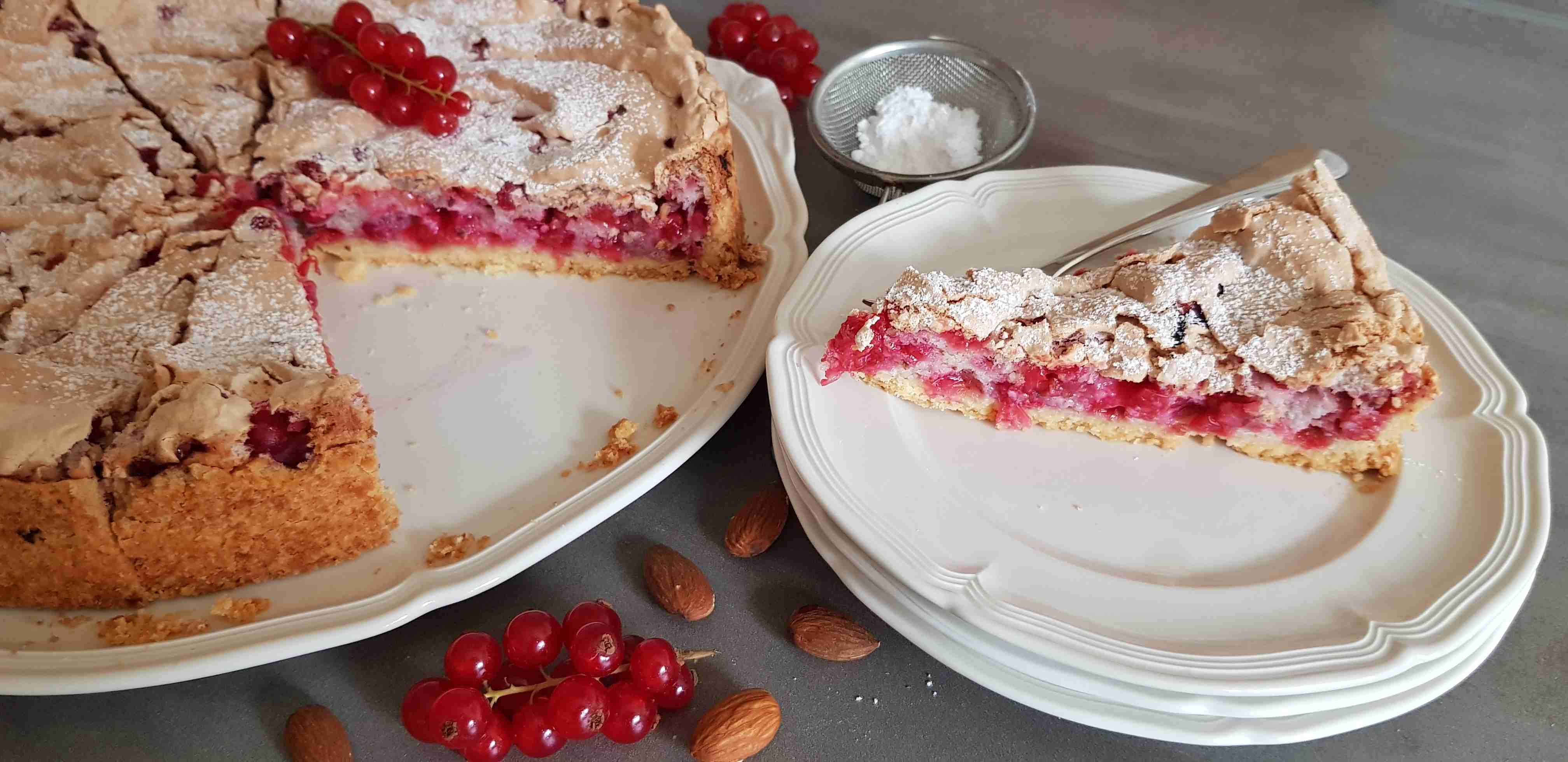 Johannisbeerkuchen mit Mandelbaiser