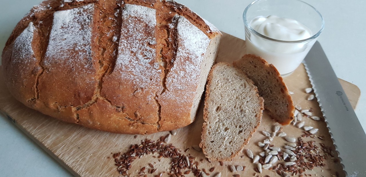 Joghurtbrot mit Körnern