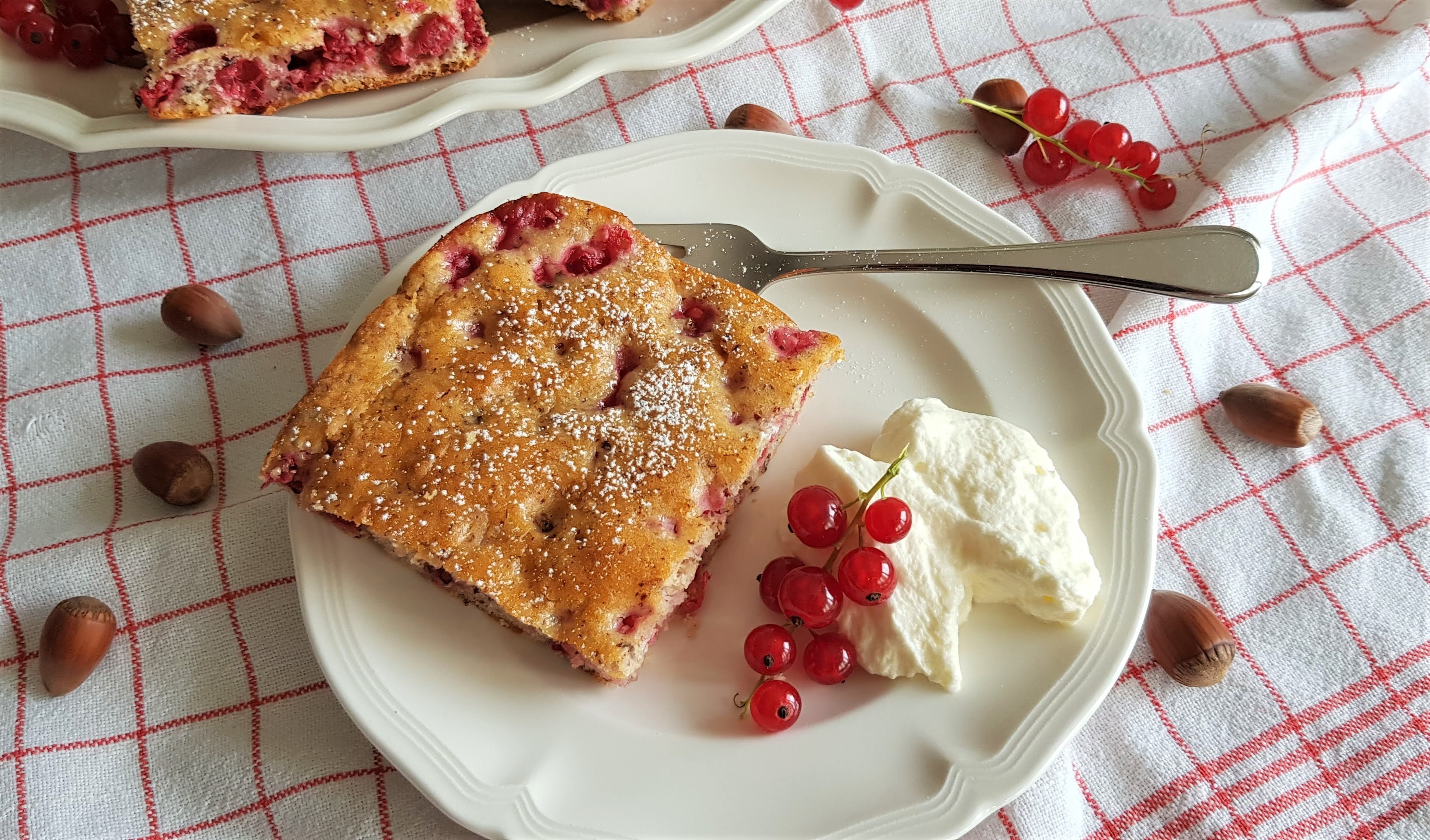 Johannisbeer Nusskuchen